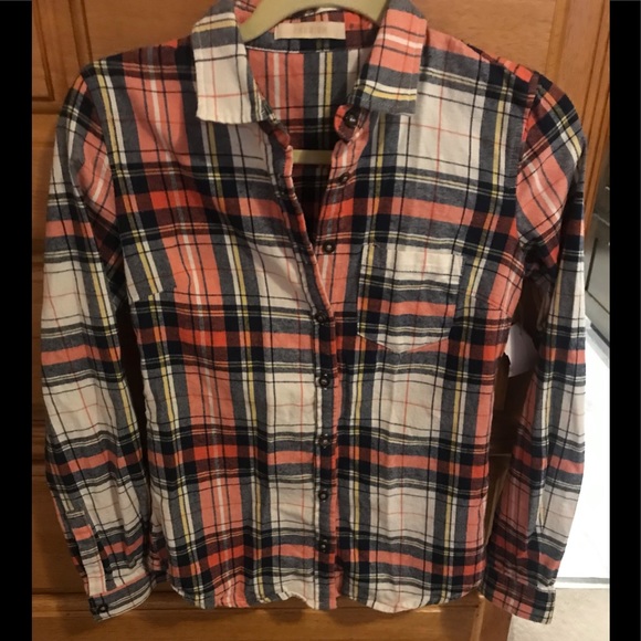 SOLD Plaid Shirts Bundle of 2 - Picture 6 of 7